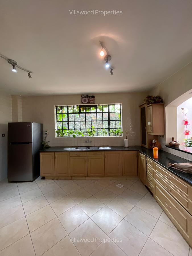 4 Bed House with En Suite in Spring Valley - 17