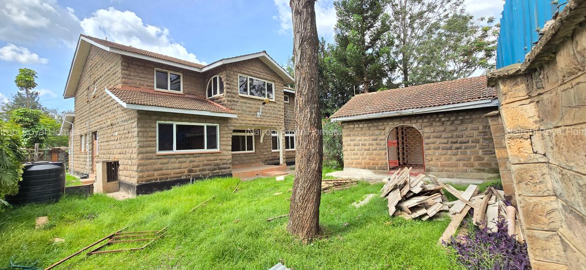 5 Bed Townhouse with En Suite at Lavington - 5