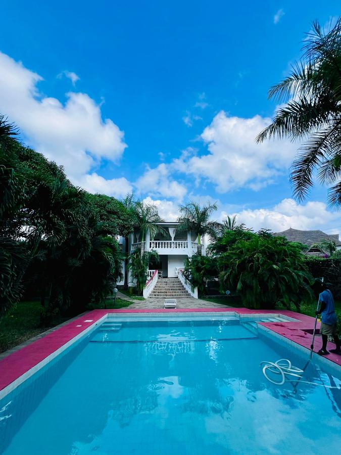 5 Bed Villa with En Suite in Watamu - 20