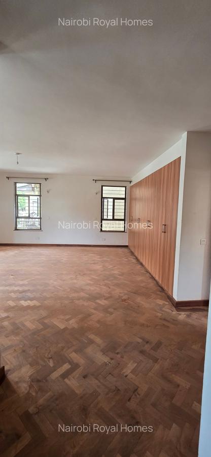 5 Bed Townhouse with En Suite at Lavington Green - 20