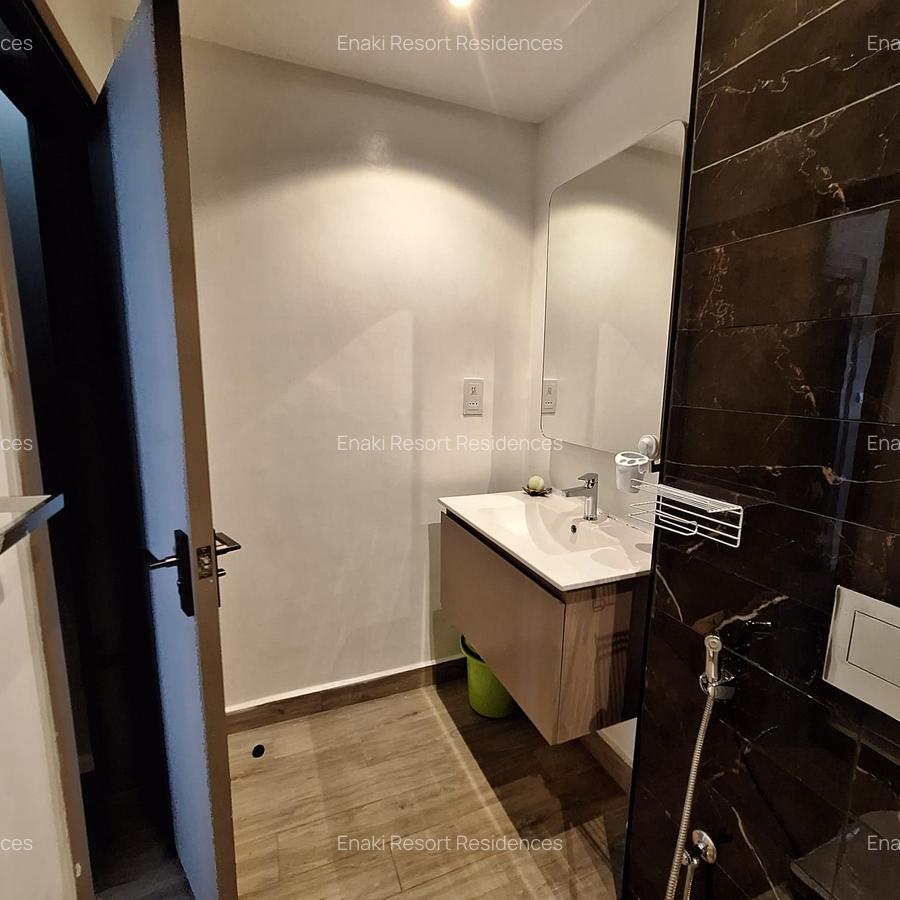 Serviced 1 Bed Apartment with En Suite at Red Hill Road - 10