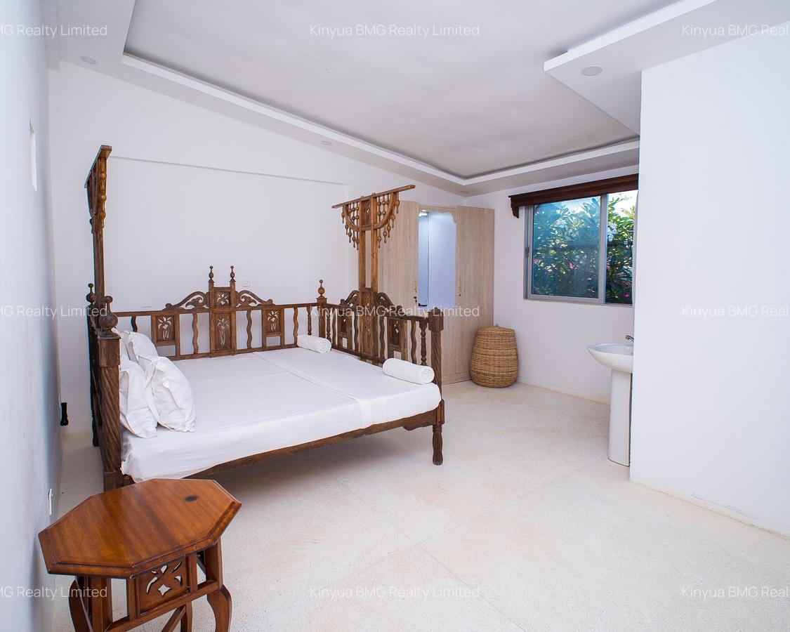 4 Bed Villa with En Suite in Malindi - 5
