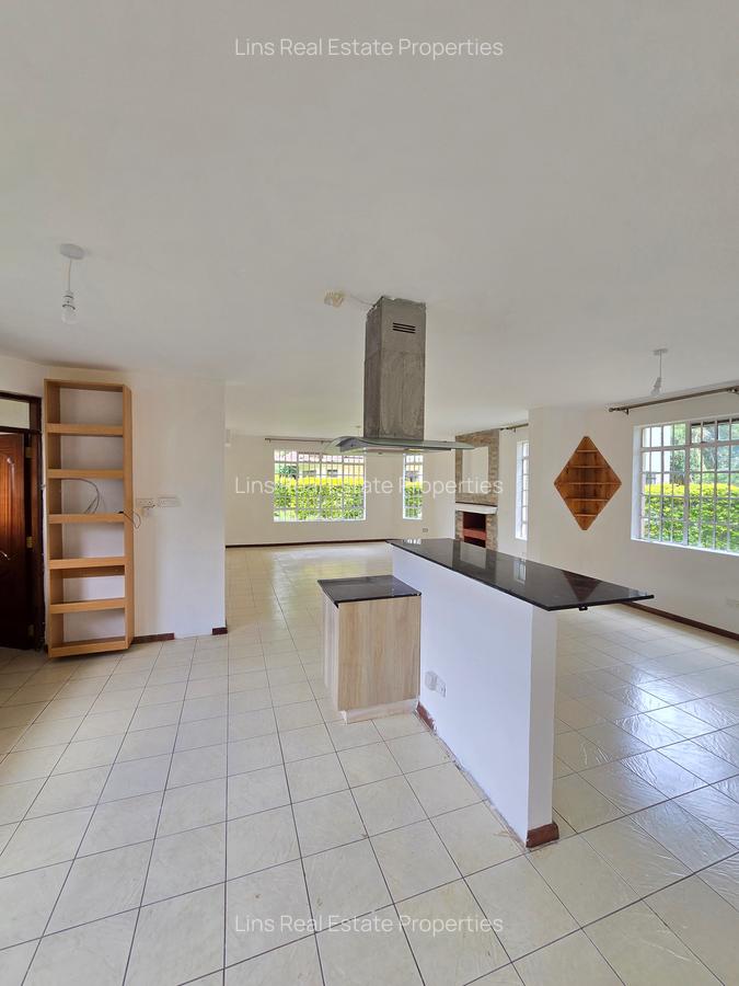 4 Bed Townhouse with En Suite in Spring Valley - 17