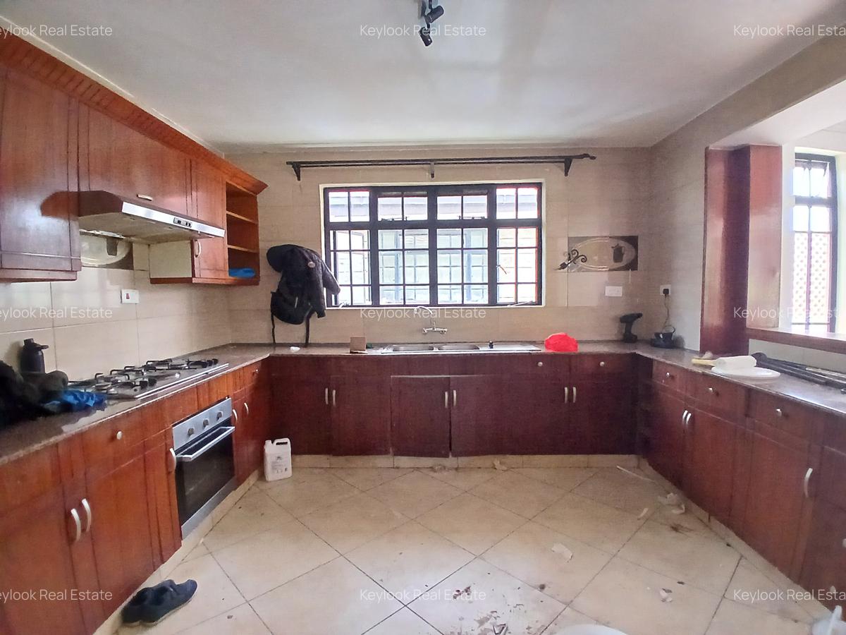 5 Bed Townhouse with En Suite at Mbaazi Avenue - 7