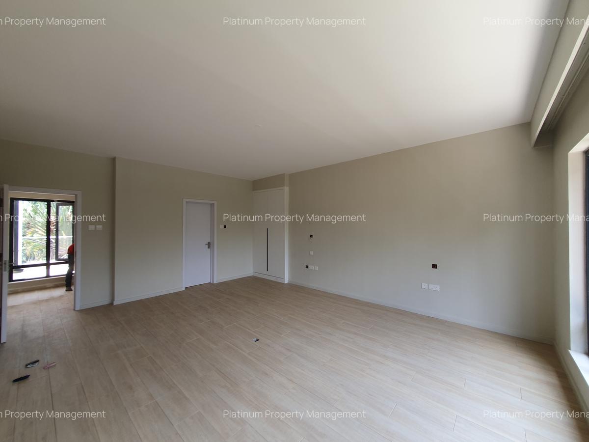 4 Bed Townhouse with En Suite in Kyuna - 10