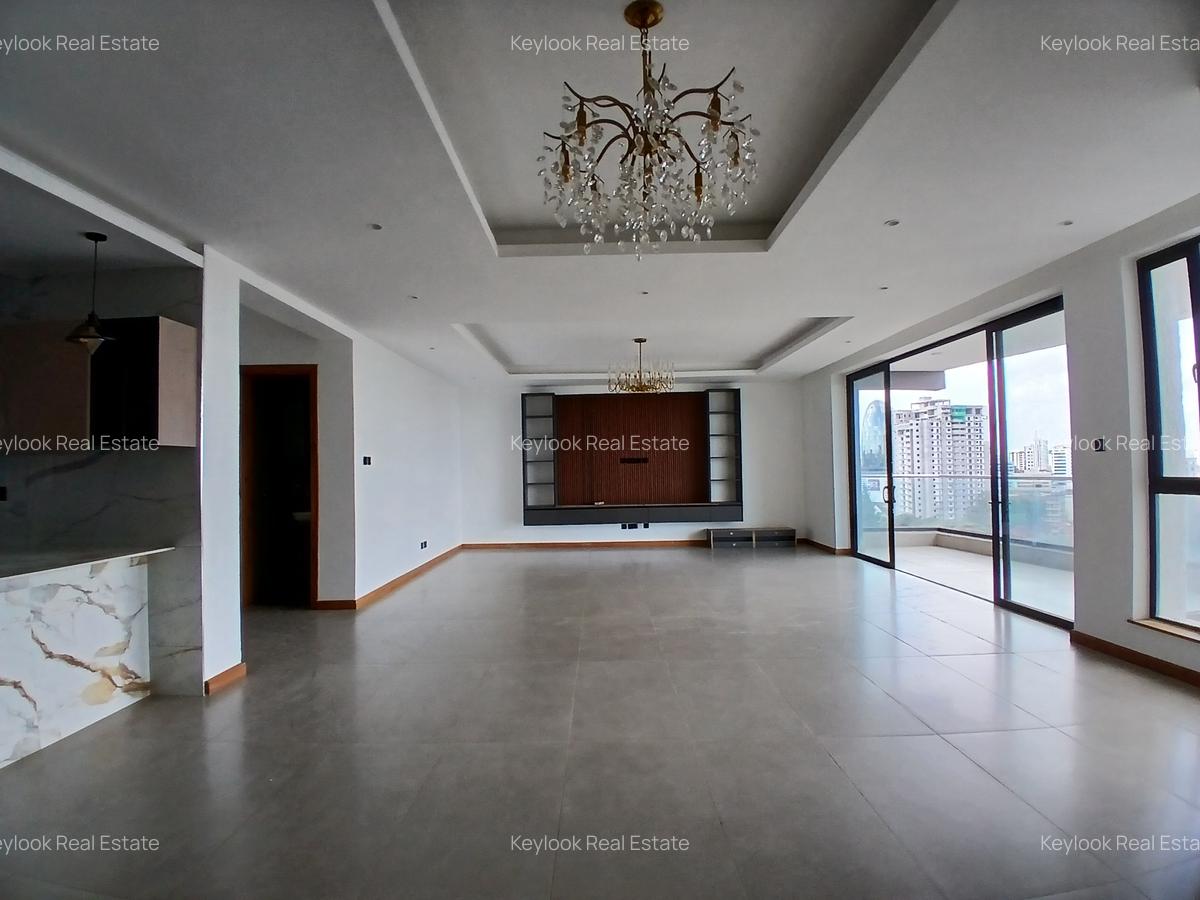 3 Bed Apartment with En Suite at Riverside Drive - 10