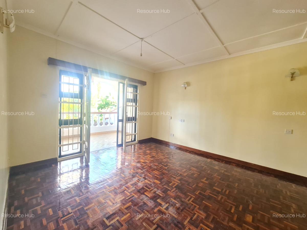 4 Bed House with En Suite at Nyari - 16