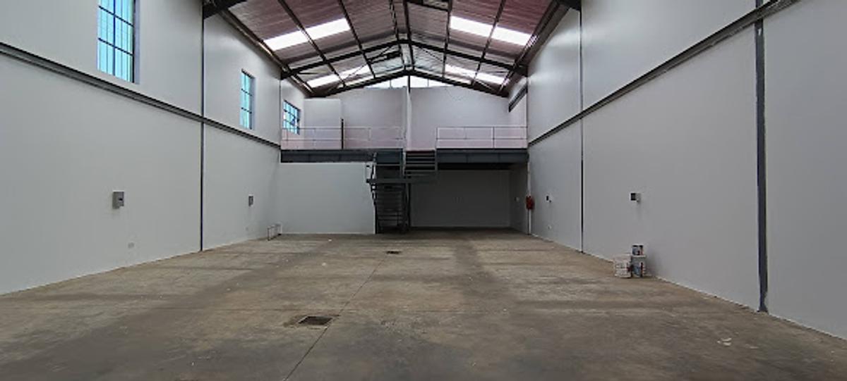 3,000 ft² Warehouse with Service Charge Included in Kamakis