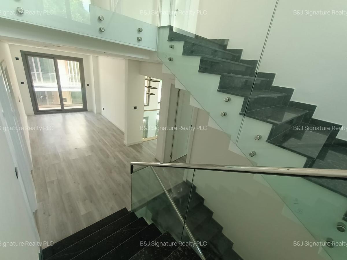 5 Bed Villa with En Suite in Lavington - 5