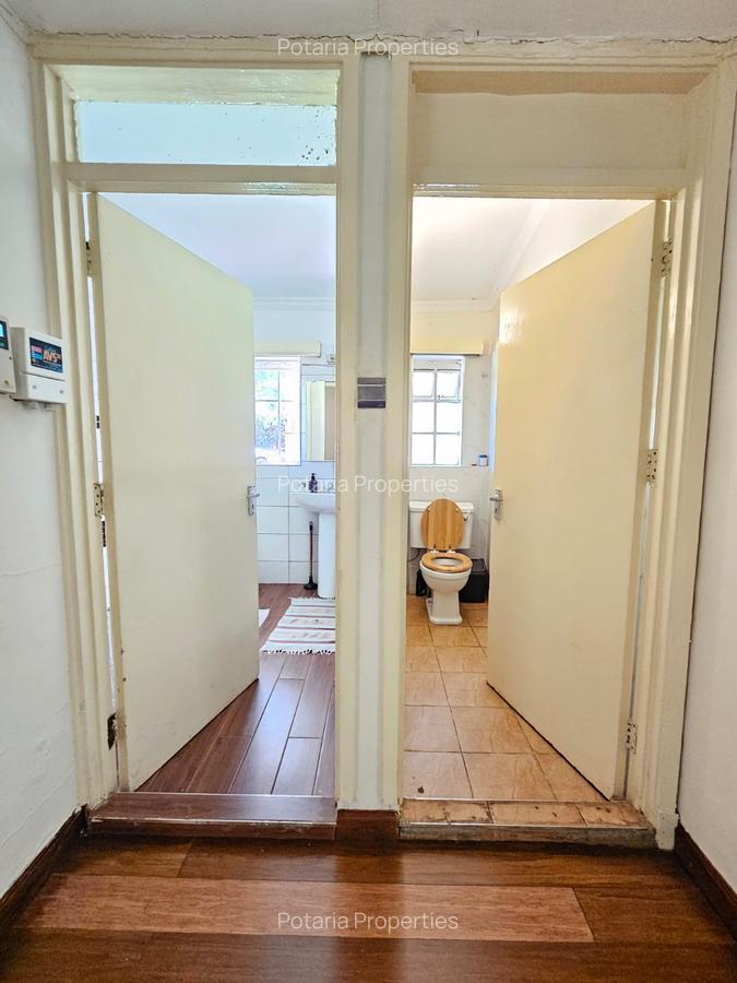 3 Bed House with En Suite in Lavington - 16