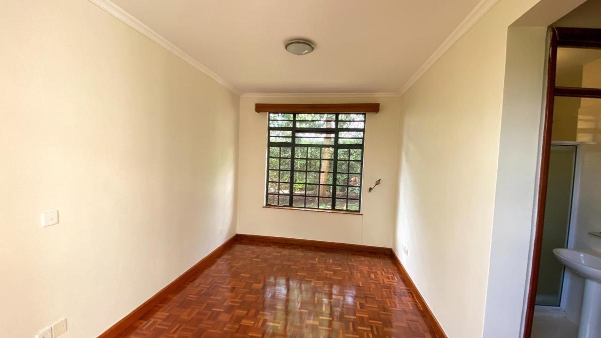 5 Bed Townhouse with En Suite in Rosslyn - 17