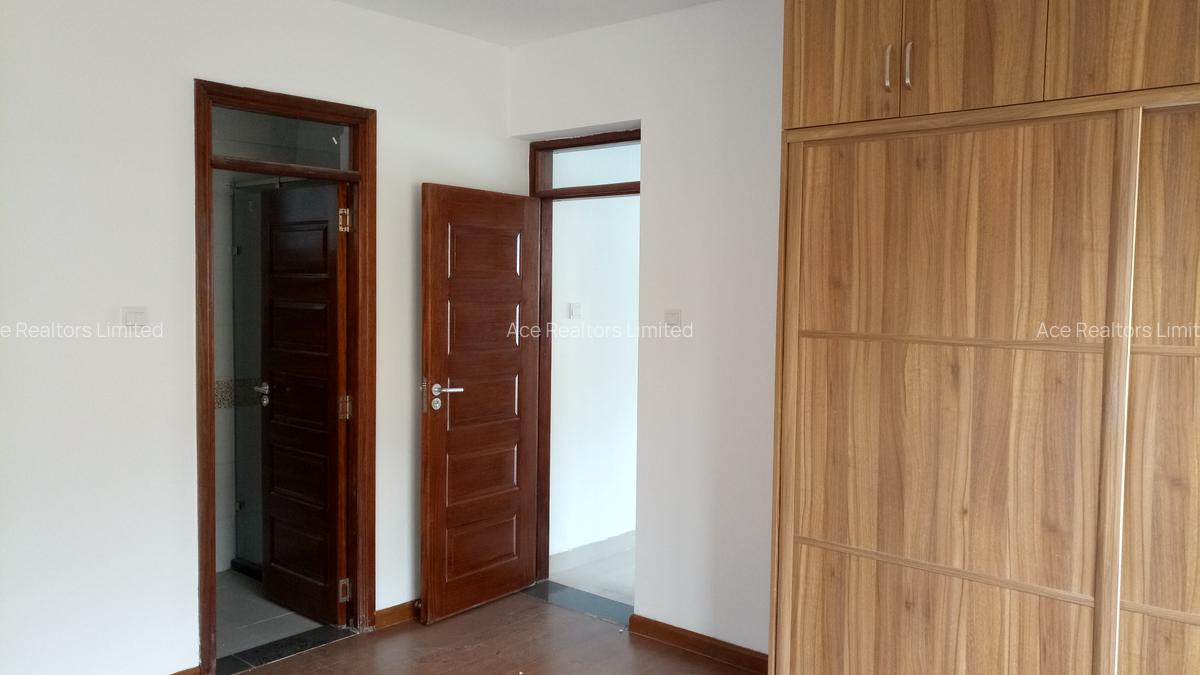 1 Bed Apartment with En Suite at Dennis Pritt Rd - 12
