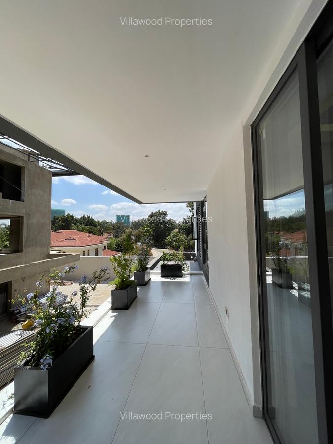 5 Bed Villa with En Suite in Lavington - 13