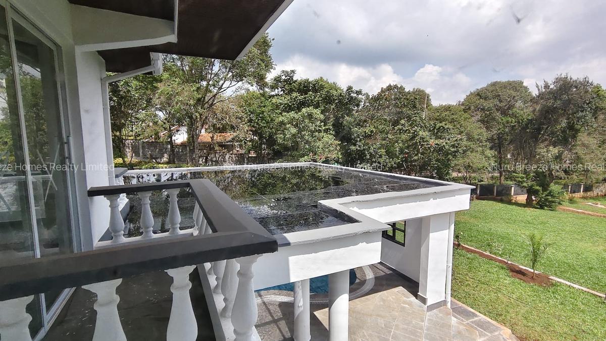 5 Bed House with En Suite in Ridgeways - 15