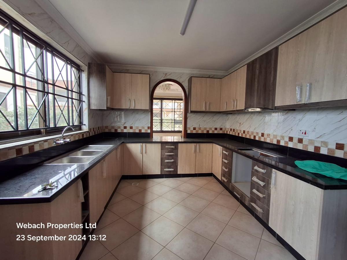 5 Bed Townhouse with En Suite at Mwananchi Road - 11