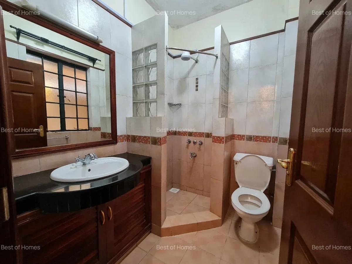 4 Bed Townhouse with En Suite in Lavington - 3