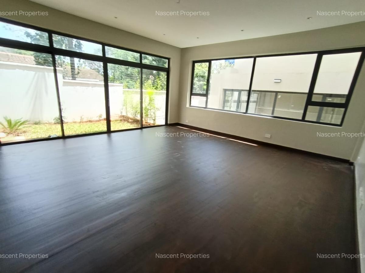 5 Bed Villa with En Suite in Lavington - 12