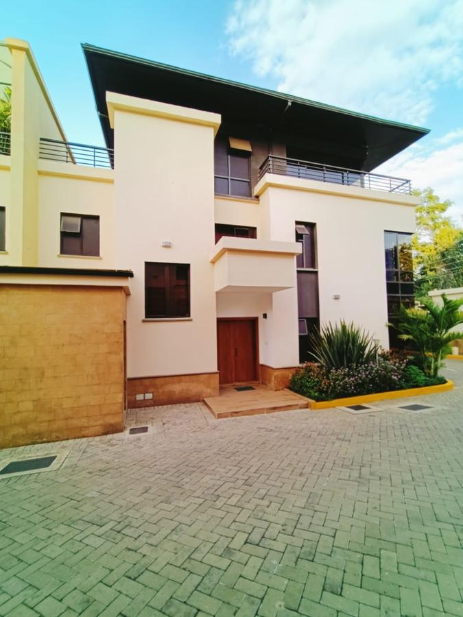 5 Bed Townhouse with En Suite in Lavington - 14