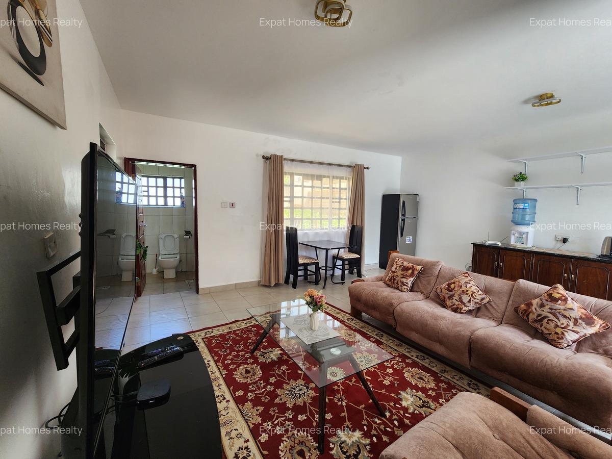 1 Bed House with Garden in Lavington - 10