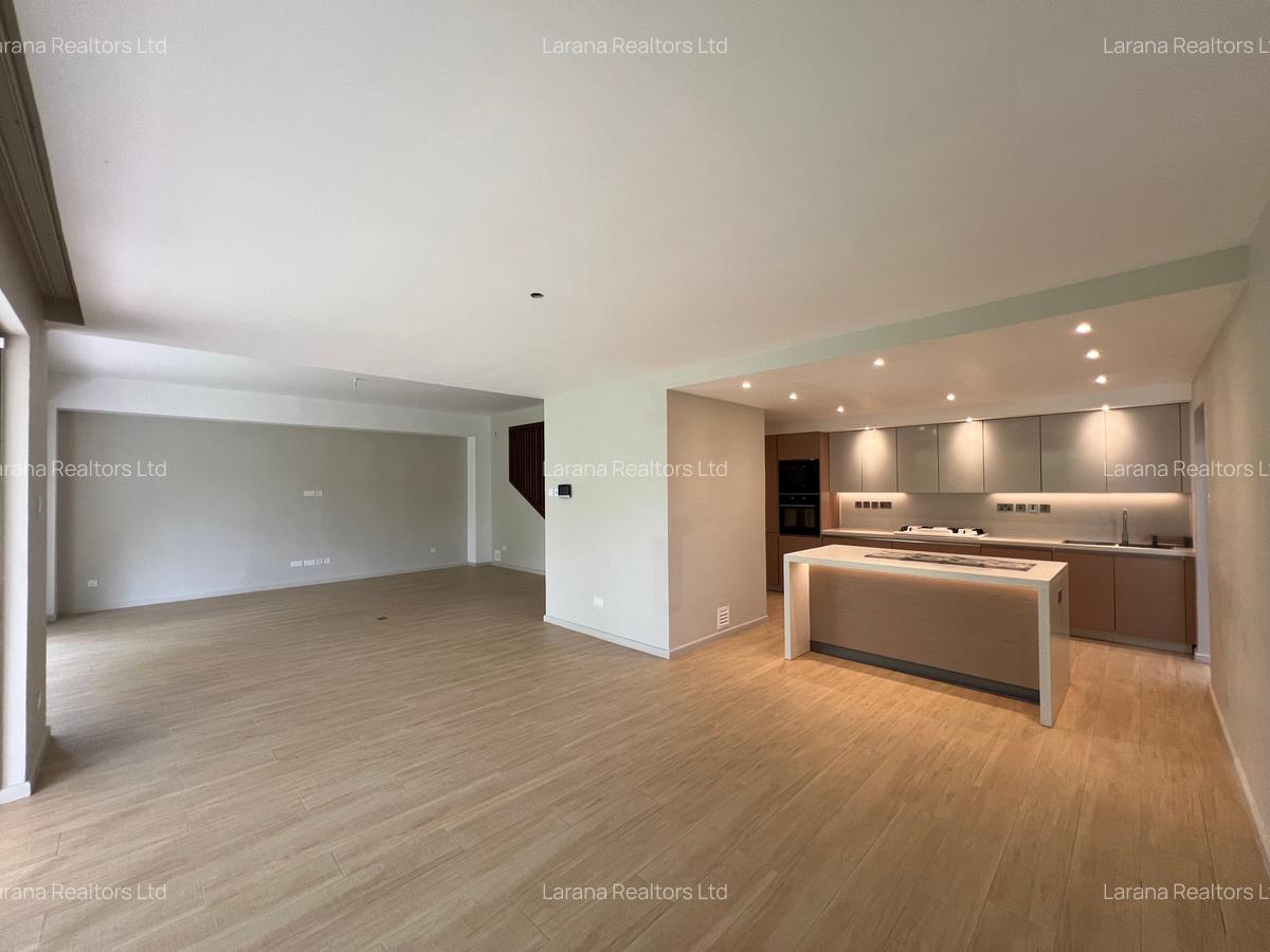 5 Bed Townhouse with En Suite in Kyuna - 6