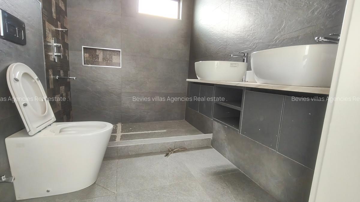 4 Bed Apartment with En Suite at Parklands - 8