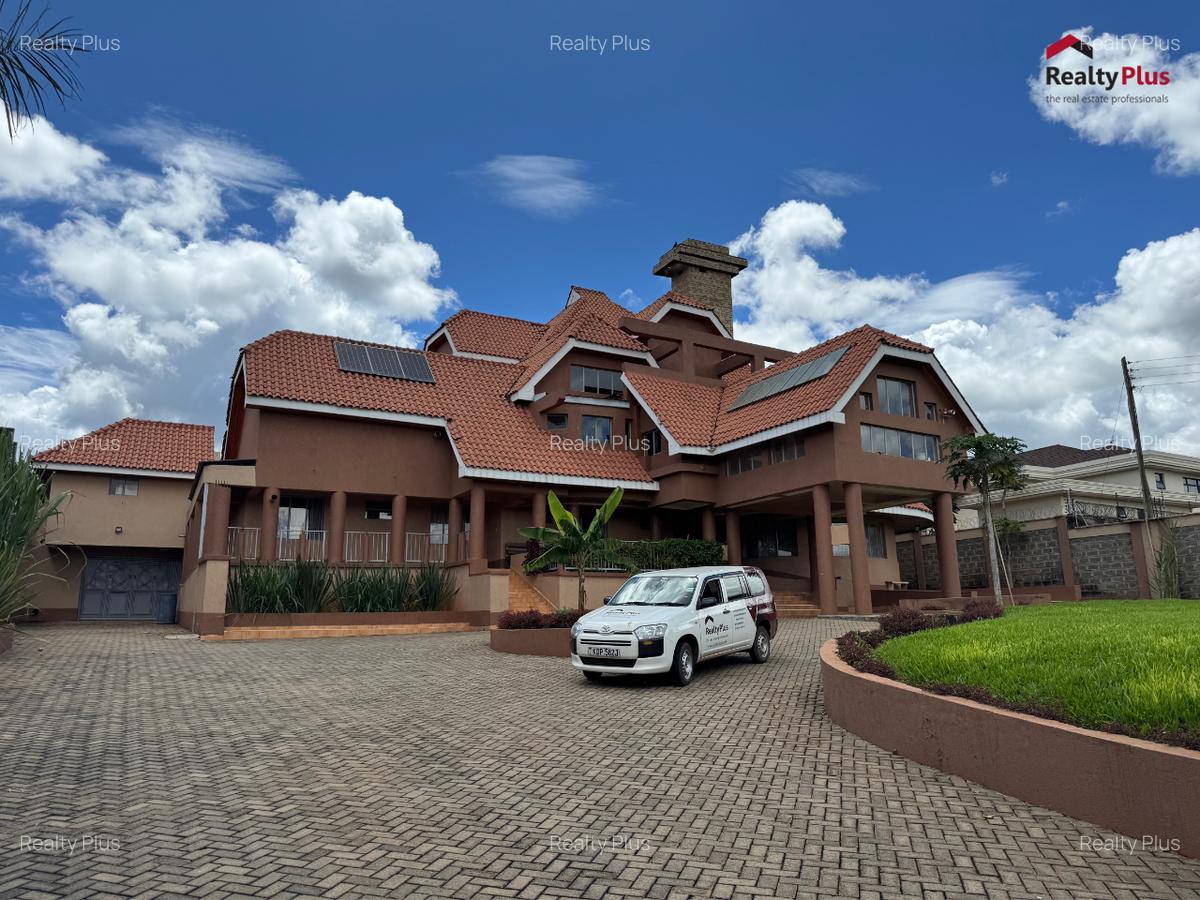 8 Bed Townhouse with En Suite in Runda - 1