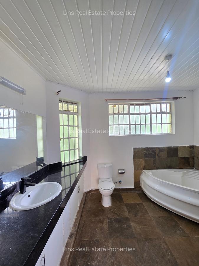 4 Bed Townhouse with En Suite in Spring Valley - 4