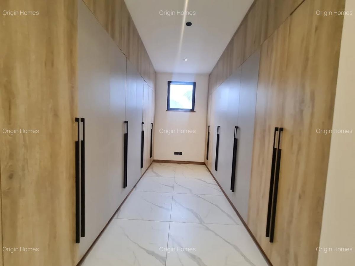 4 Bed Apartment with En Suite at Peponi Road - 6