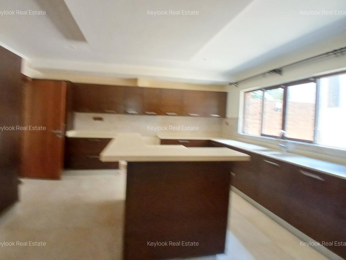 5 Bed Townhouse with En Suite at Lavington Green - 14