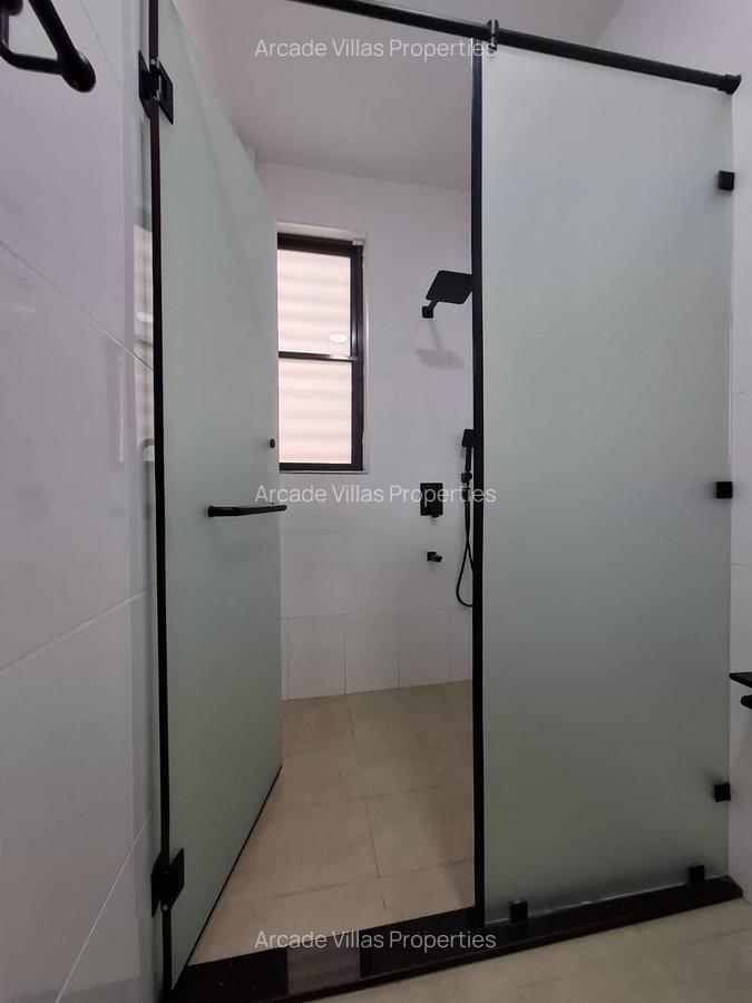 2 Bed Villa with En Suite in Ridgeways - 14