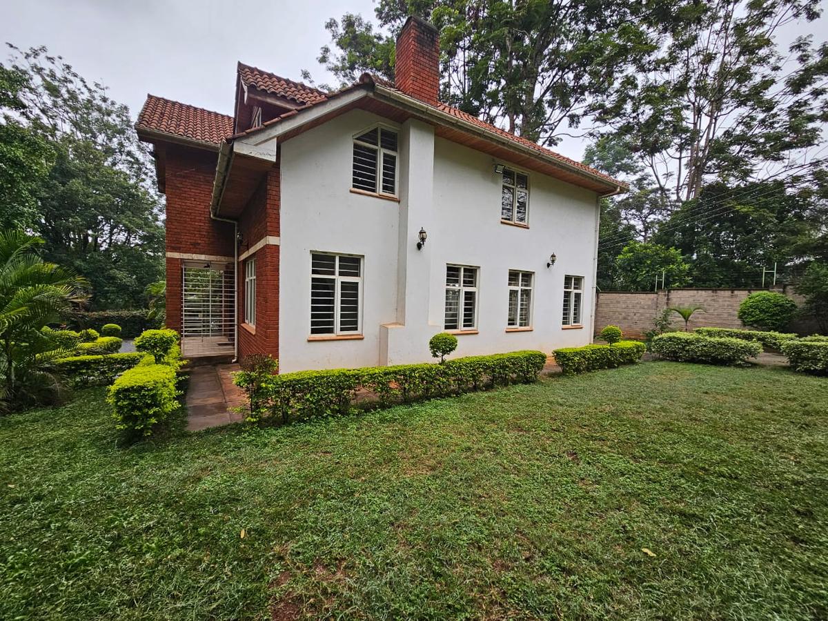 4 Bed House with En Suite in Rosslyn - 6