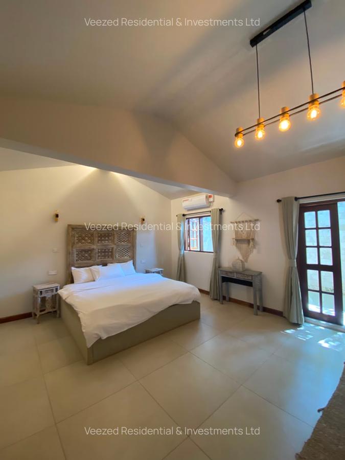 3 Bed Villa with En Suite in Bofa - 6