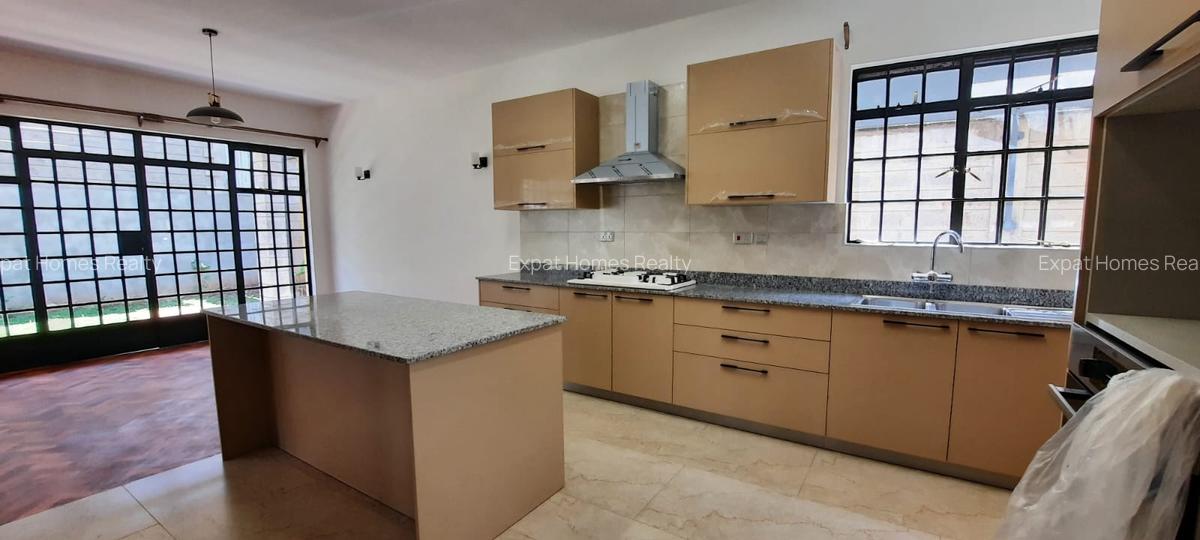 5 Bed Townhouse with En Suite in Lavington - 8