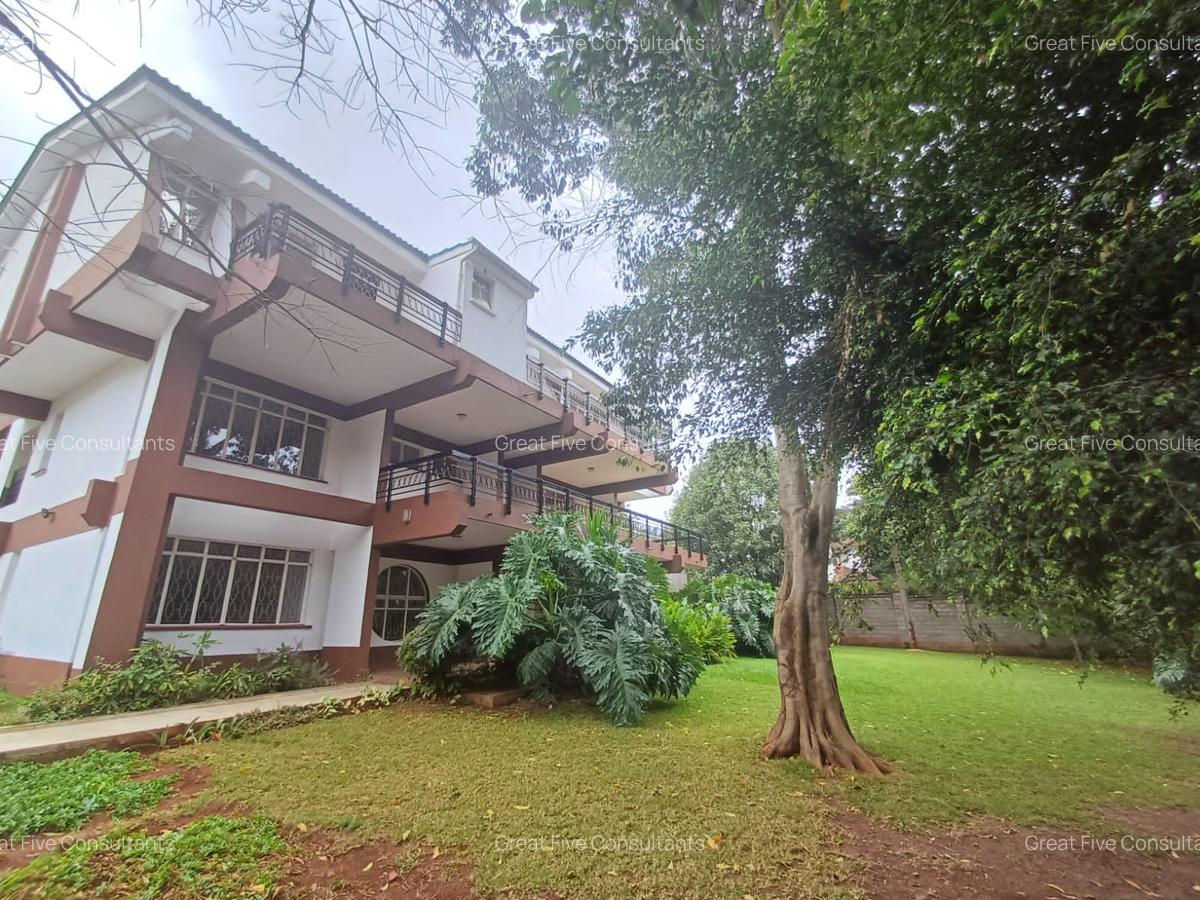 5 Bed Villa with En Suite in Runda - 2