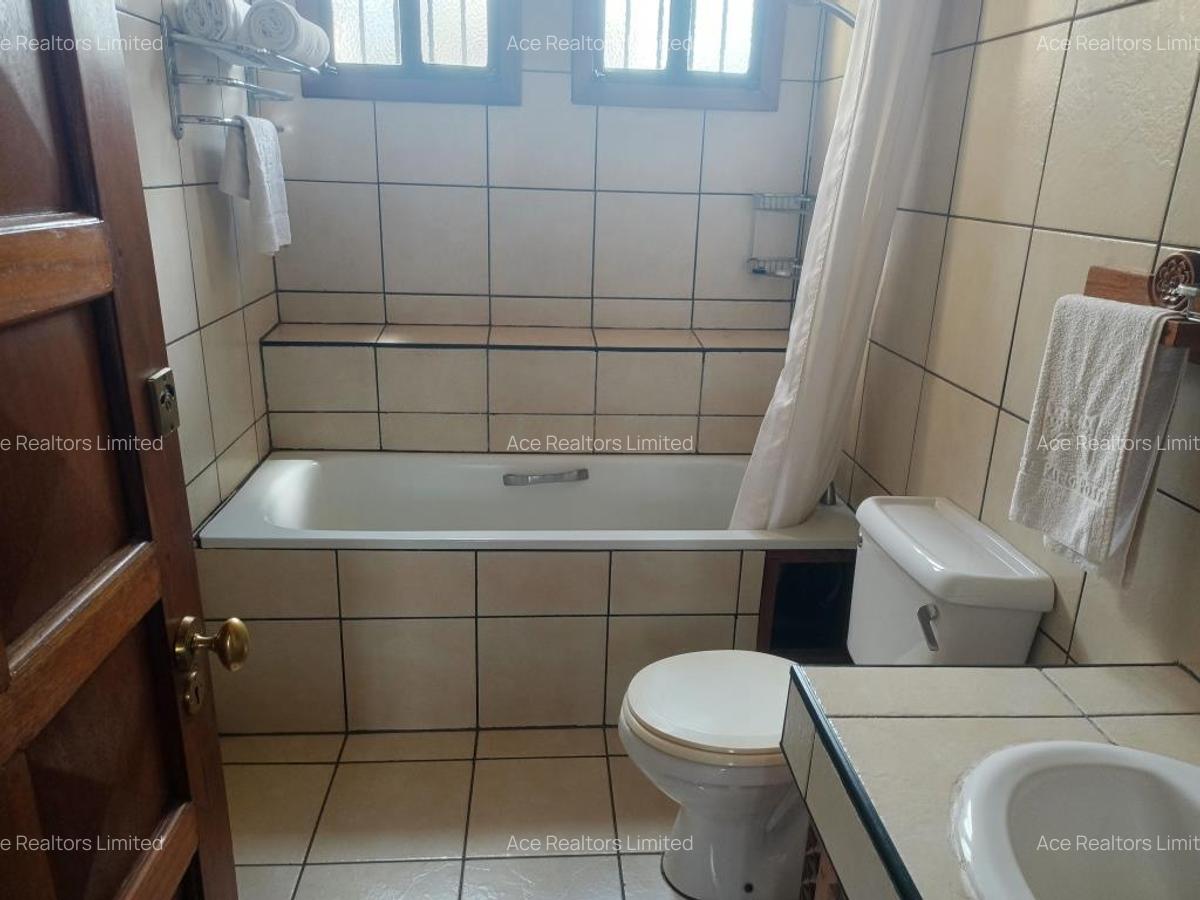 Furnished 65,700 ft² Commercial Property with Service Charge Included at Rhapta Road - 10