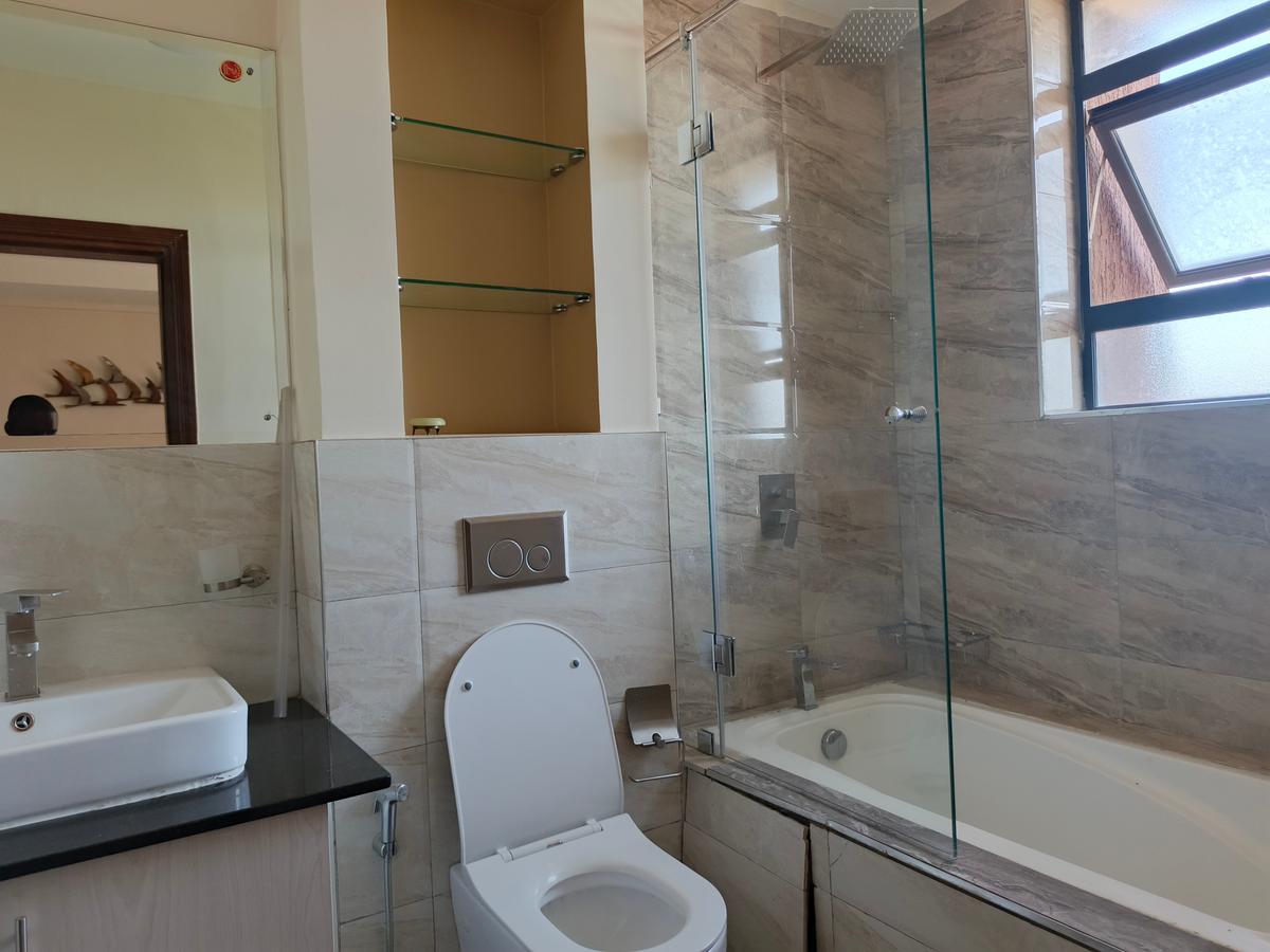 Furnished 3 Bed Apartment with En Suite in Riverside - 8