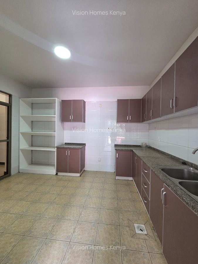 3 Bed Apartment with En Suite in Kilimani - 14