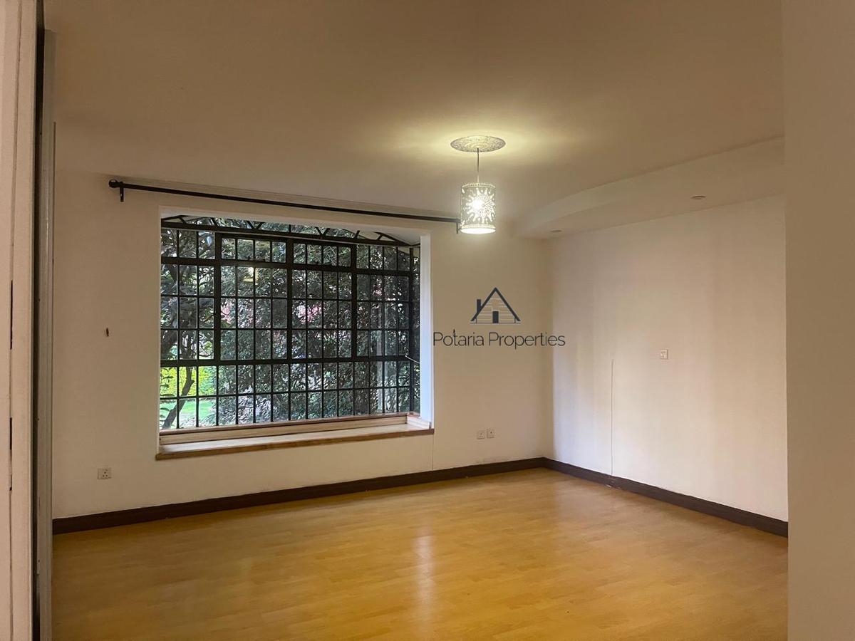 3 Bed Apartment with En Suite in Lavington - 3