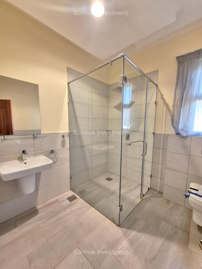 4 Bed Townhouse with En Suite at New Runda - 16