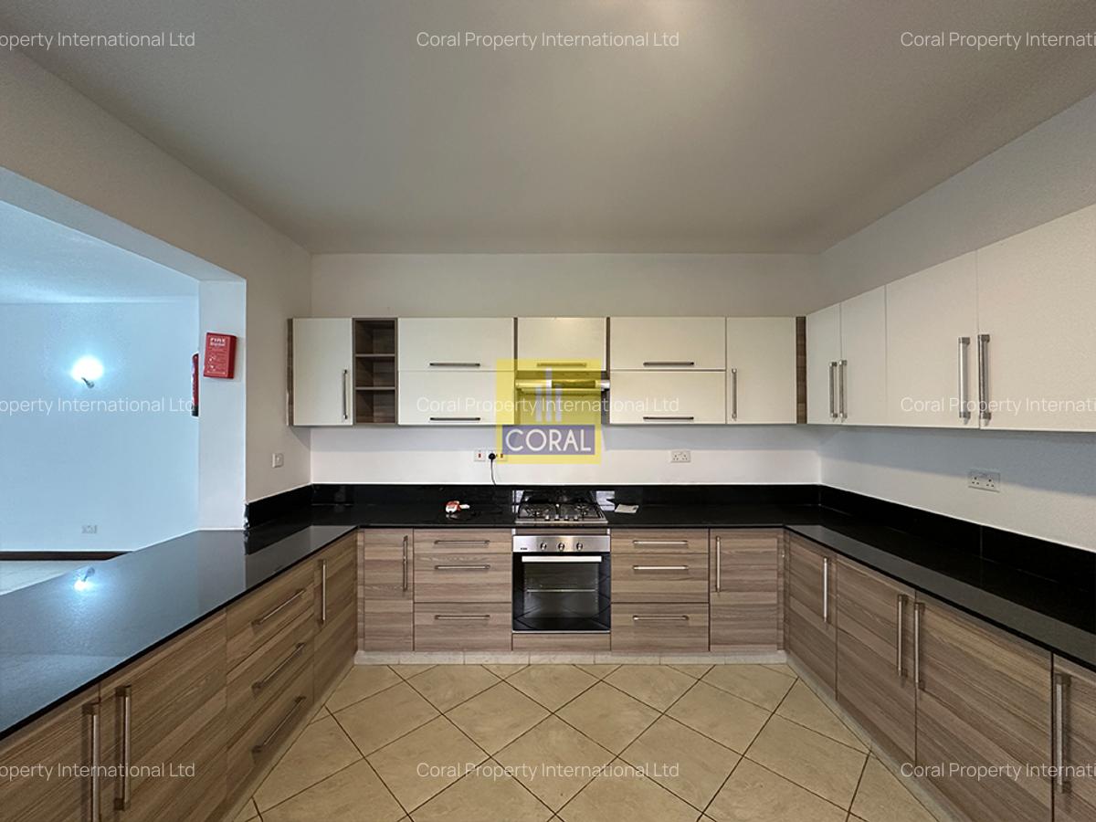 2 Bed Apartment in Brookside - 4