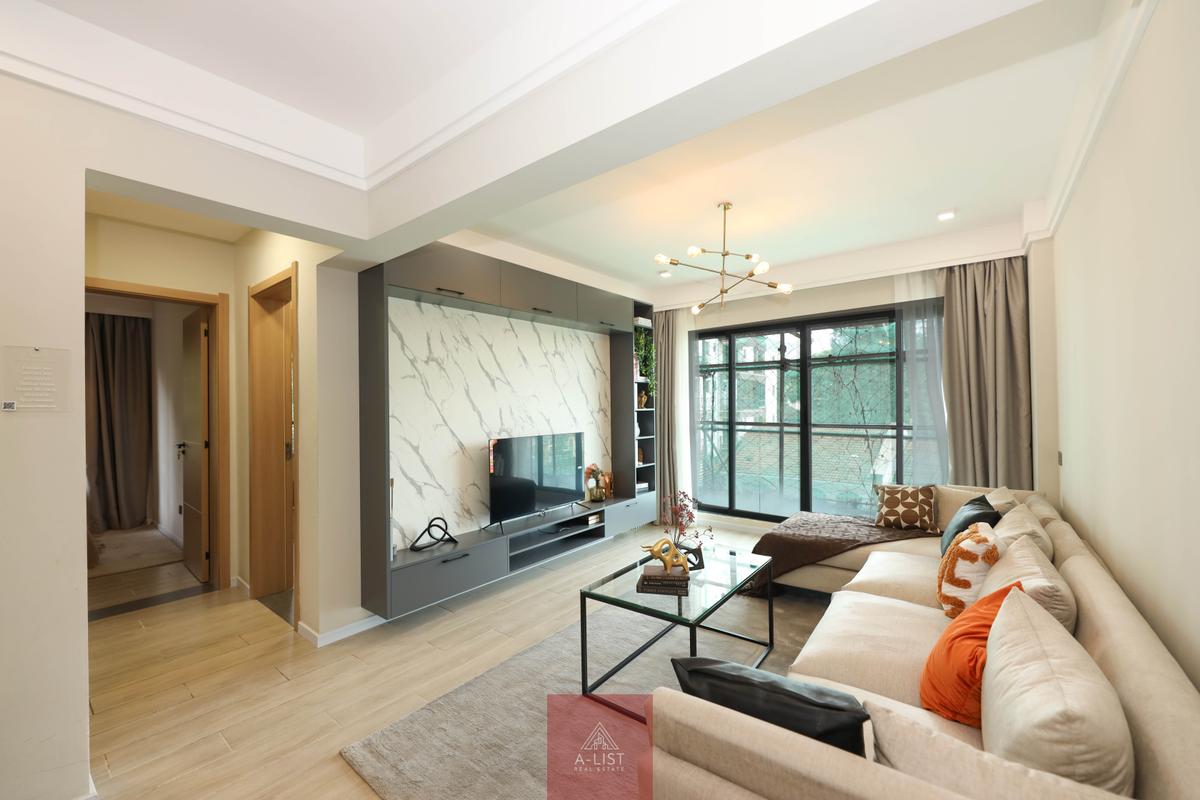 1 Bed Apartment with En Suite at Hatheru Road - 1