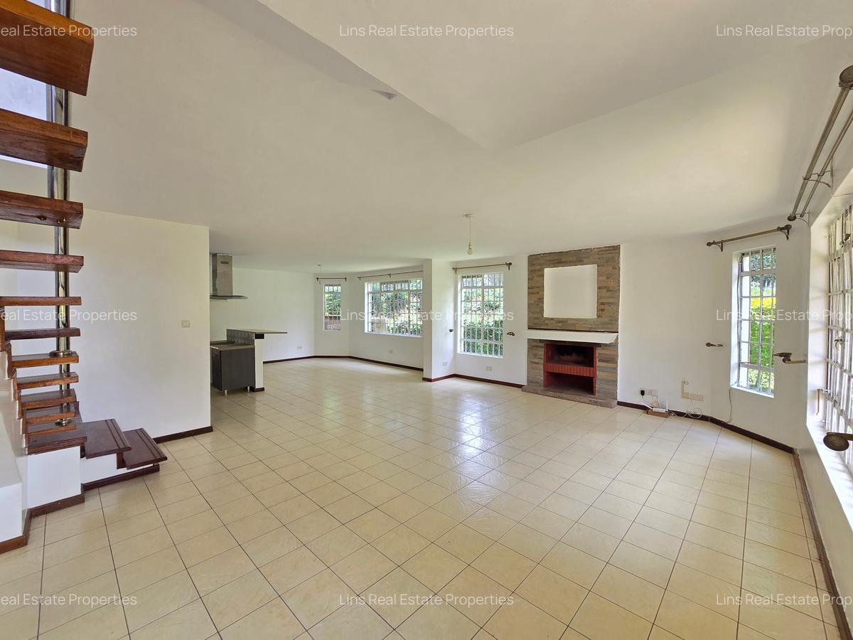 4 Bed Townhouse with En Suite in Spring Valley - 10