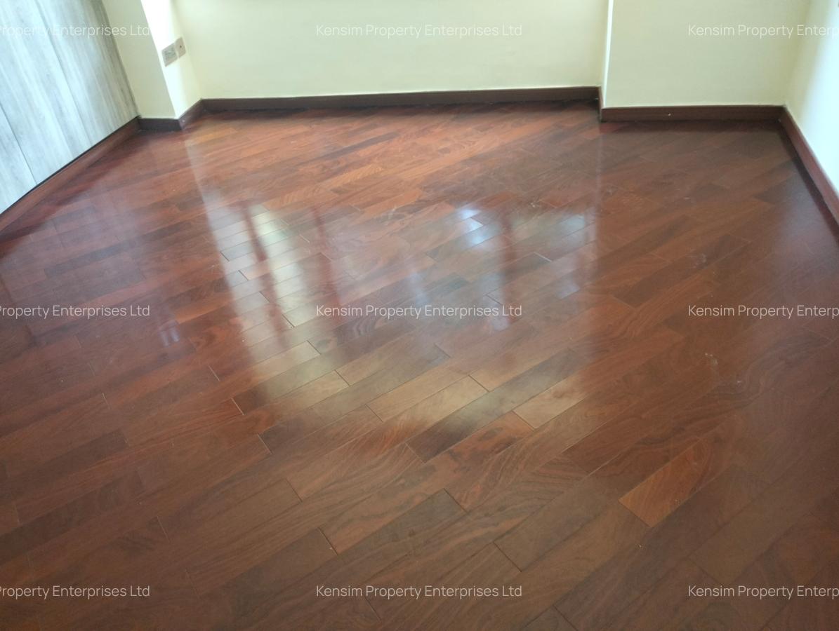 5 Bed Townhouse with En Suite in Lavington - 9