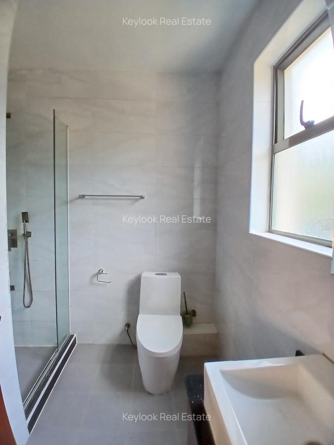 5 Bed Townhouse with En Suite at Lavington - 11