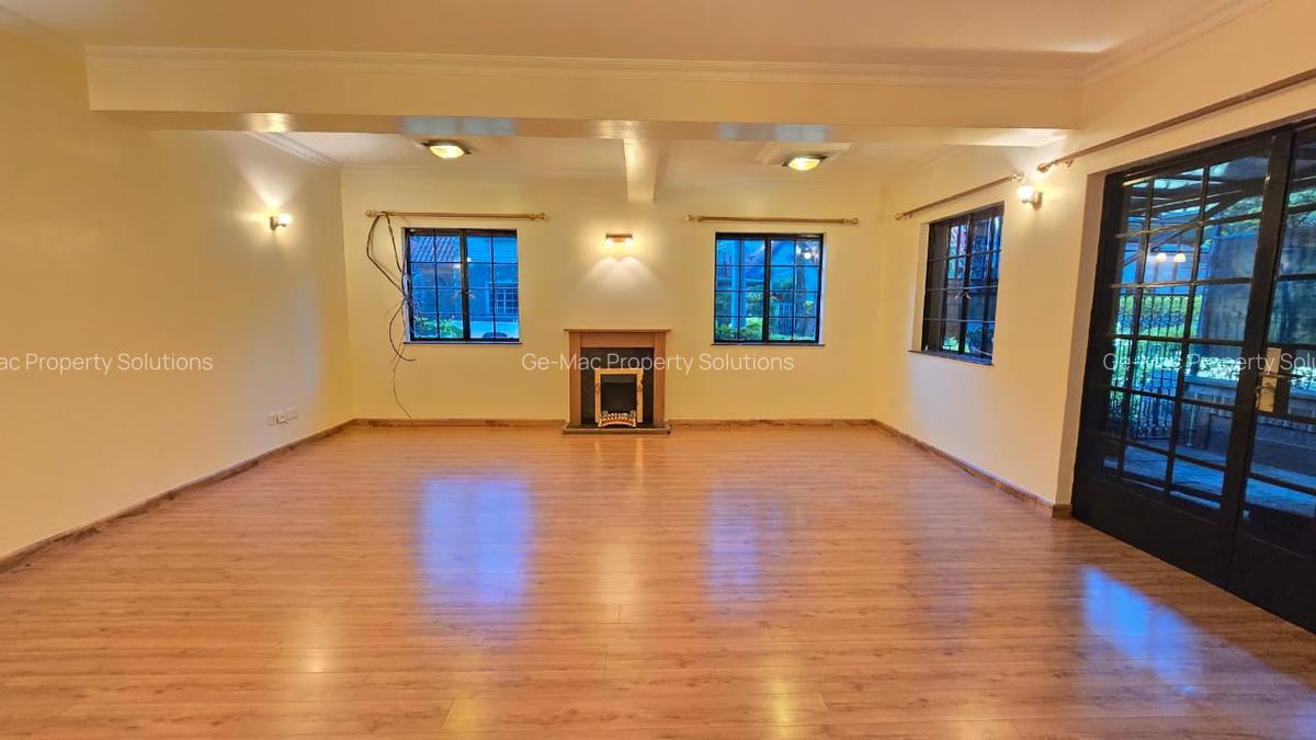 5 Bed Townhouse with En Suite at Othaya Rd - 5