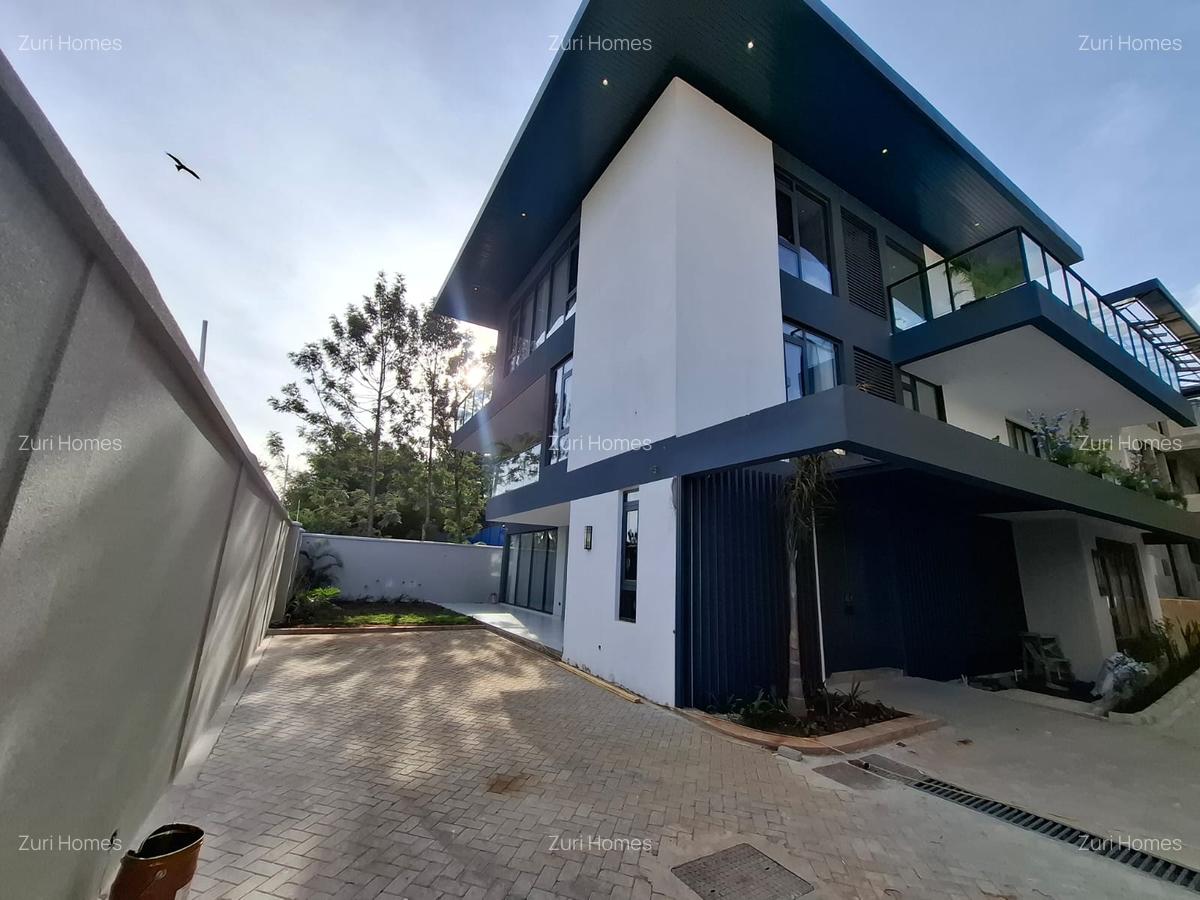 5 Bed Townhouse with En Suite in Lavington - 6