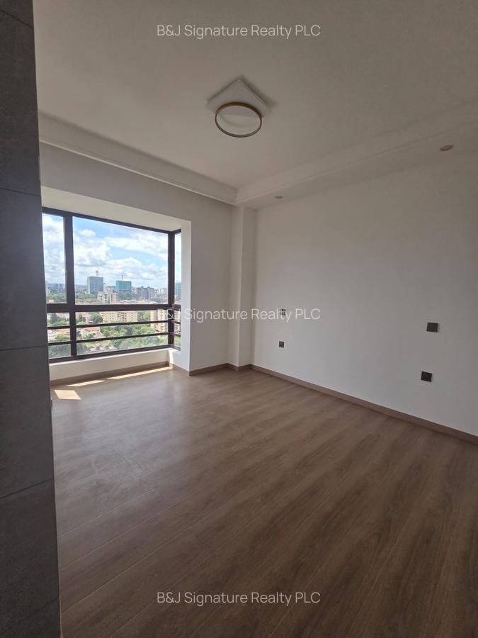 2 Bed Apartment with En Suite in Riverside - 13