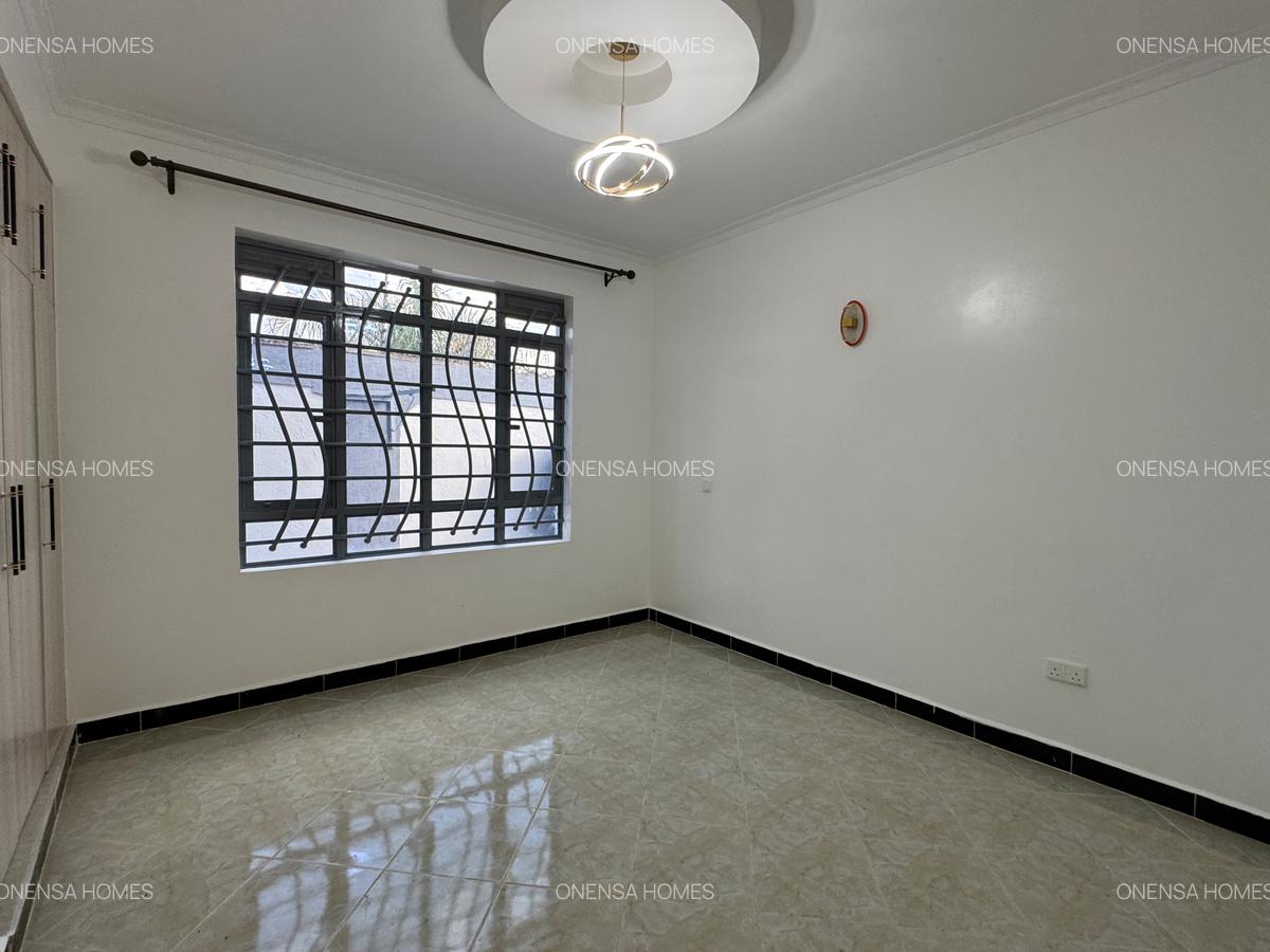 4 Bed House with En Suite in Eastern ByPass - 13