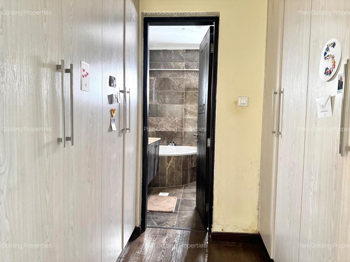 Furnished 3 Bed Apartment with En Suite in Riverside - 11