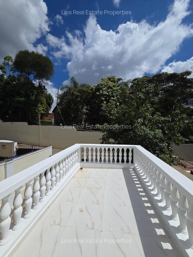4 Bed Townhouse with En Suite in Lavington - 19